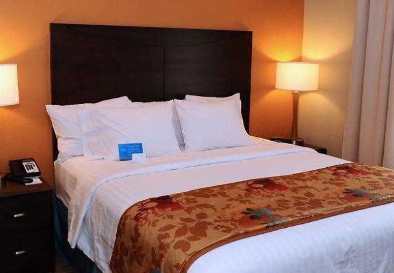 Hotel Fairfield & By Marriott 3*